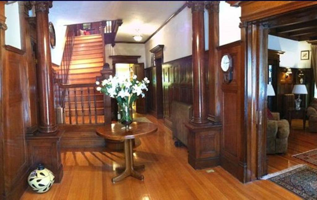 The Columns Bed & Breakfast Winnipeg Extérieur photo